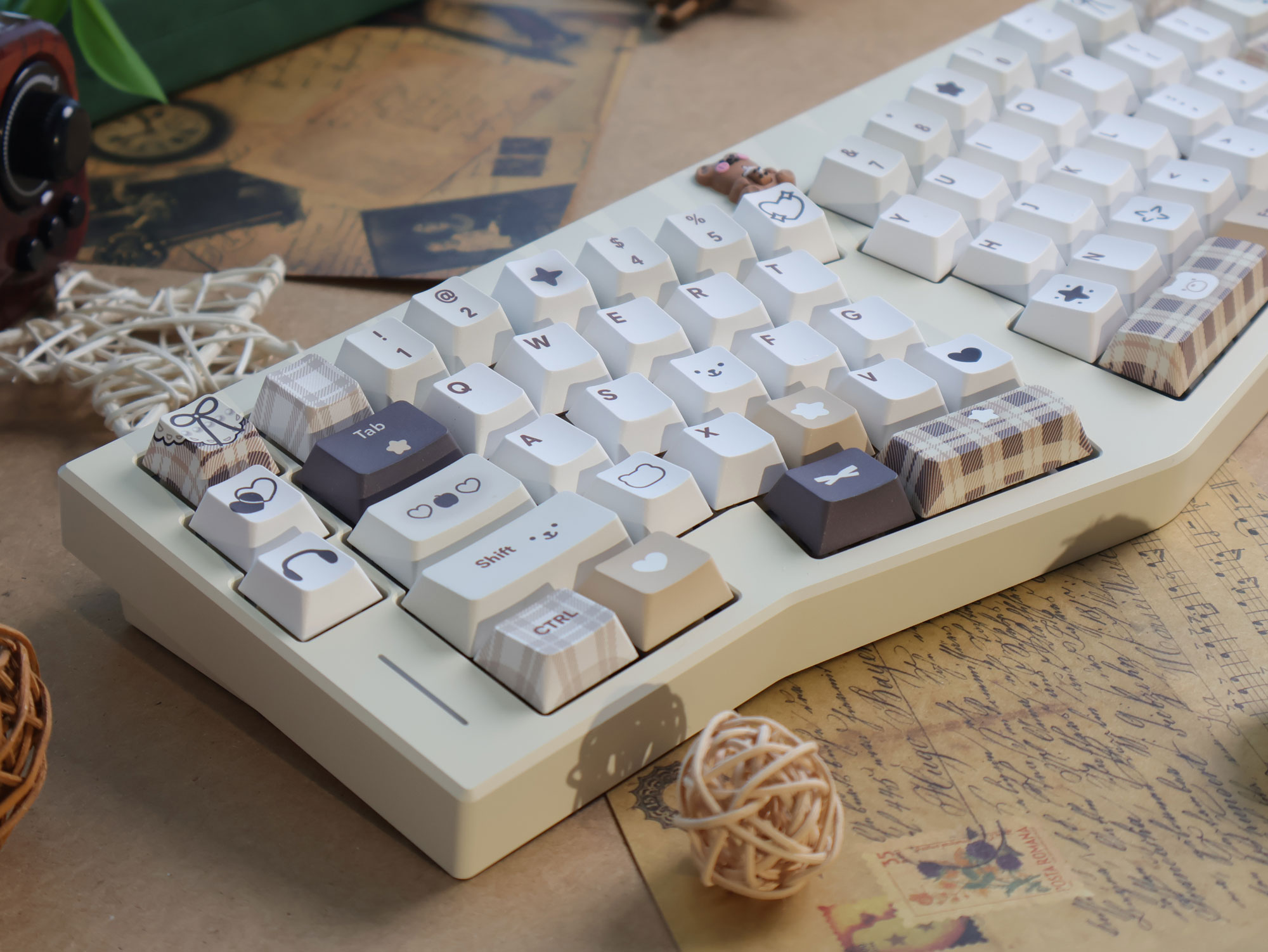 Detective Paws Keycap Set